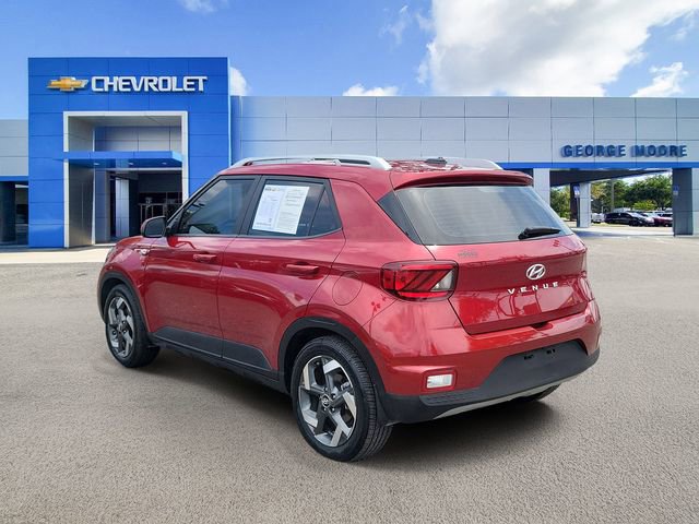 Used 2024 Hyundai Venue SEL FWD image 3