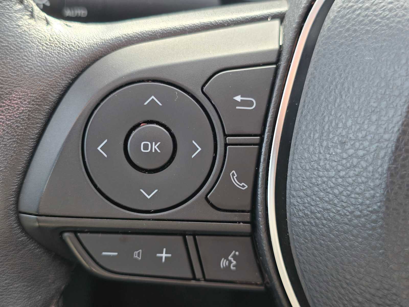 Used 2022 Toyota RAV4 XLE w/ Convenience Package AWD/4WD image 40