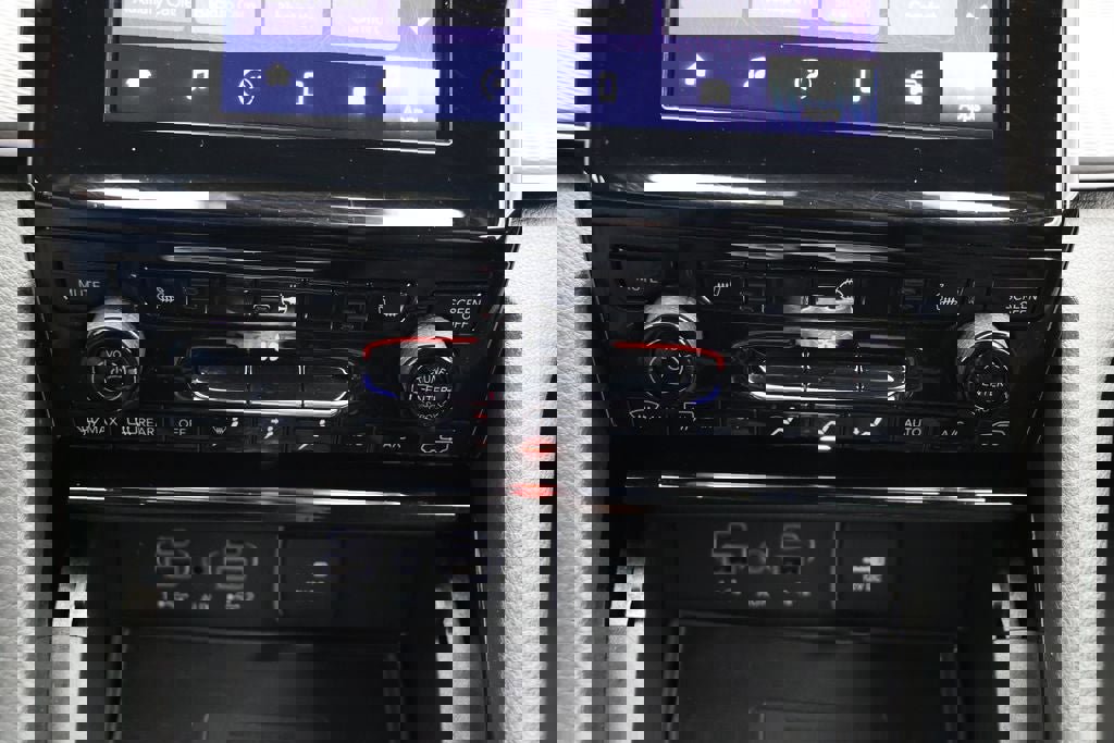 Used 2023 Jeep Grand Cherokee L Laredo image 24