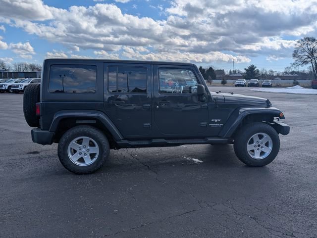 Used 2017 Jeep Wrangler Unlimited Sahara w/ Connectivity Group image 8