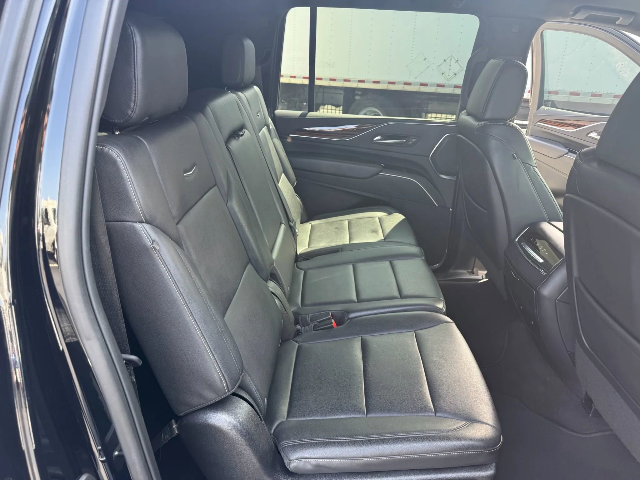 Used 2022 Cadillac Escalade ESV Luxury image 15