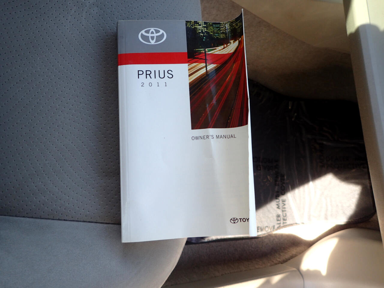 Used 2011 Toyota Prius Three w/ Appearance Pkg FWD image 24
