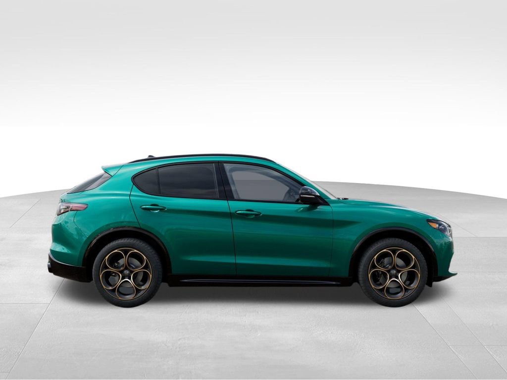 New 2025 Alfa Romeo Stelvio Sprint AWD/4WD image 22