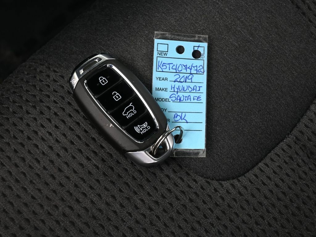 Used 2019 Hyundai Santa Fe SEL image 18