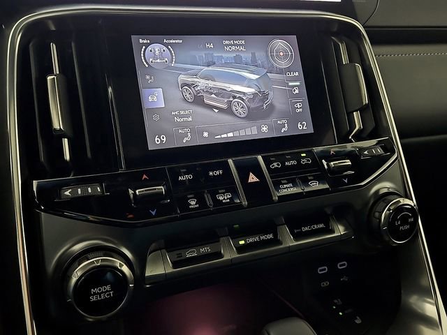 Used 2025 Lexus LX 700h Overtrail AWD/4WD image 19