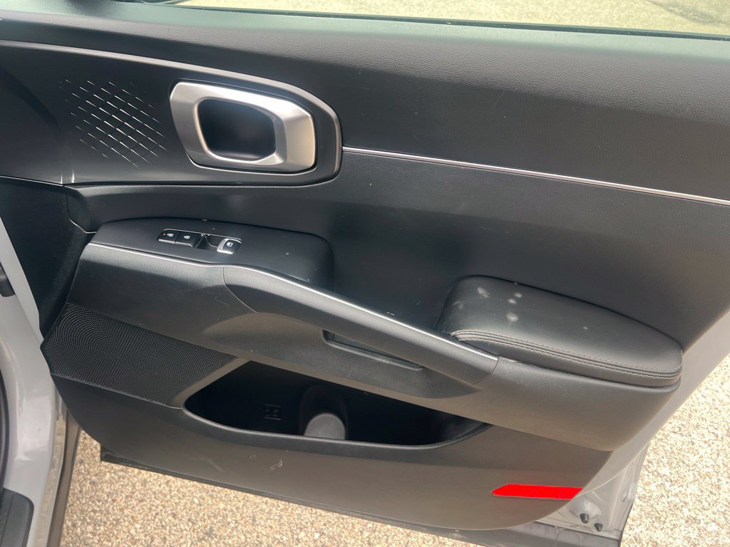 Certified 2024 Kia Sorento S FWD image 21
