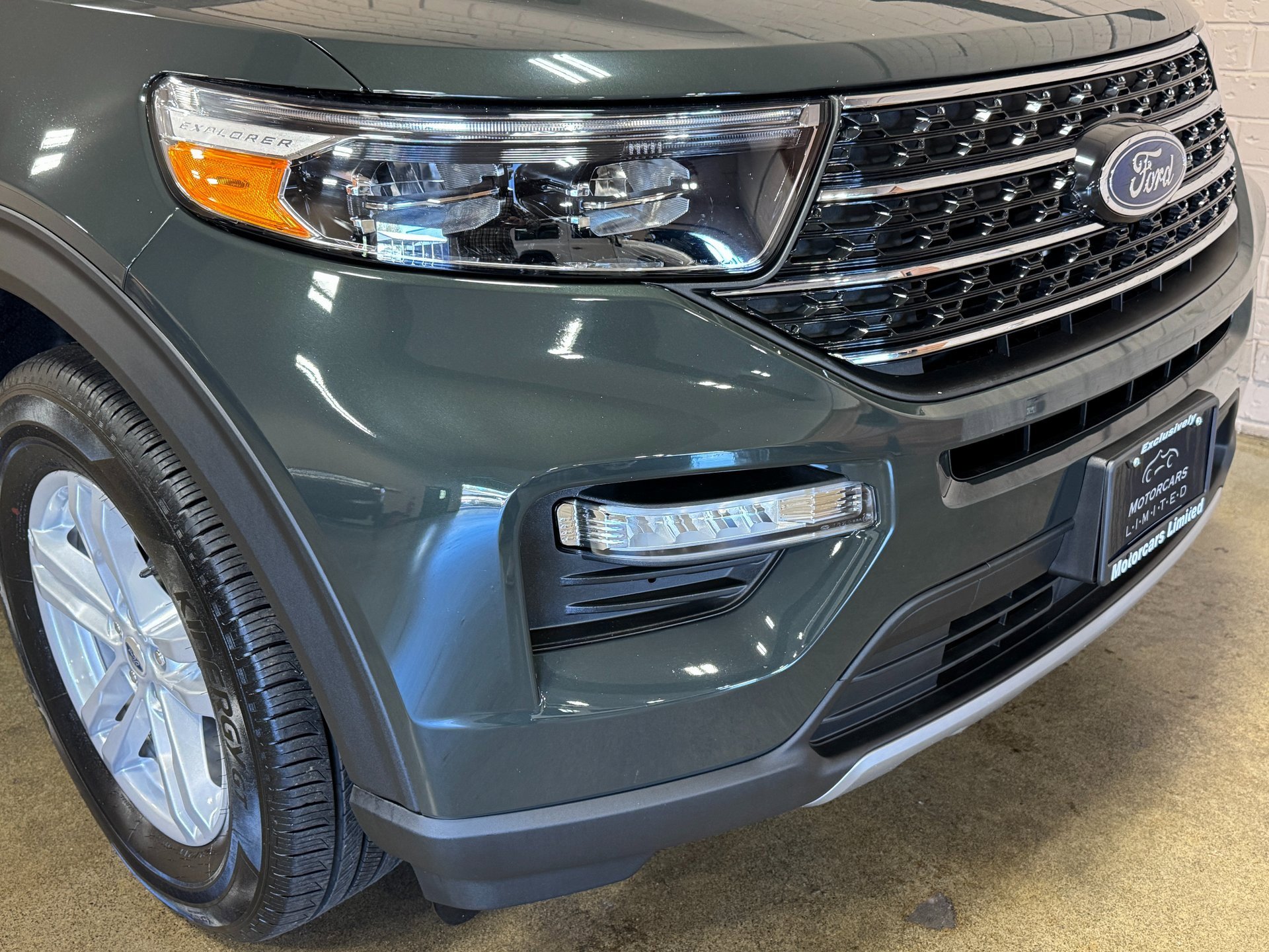 Used 2023 Ford Explorer XLT w/ Equipment Group 202A image 10