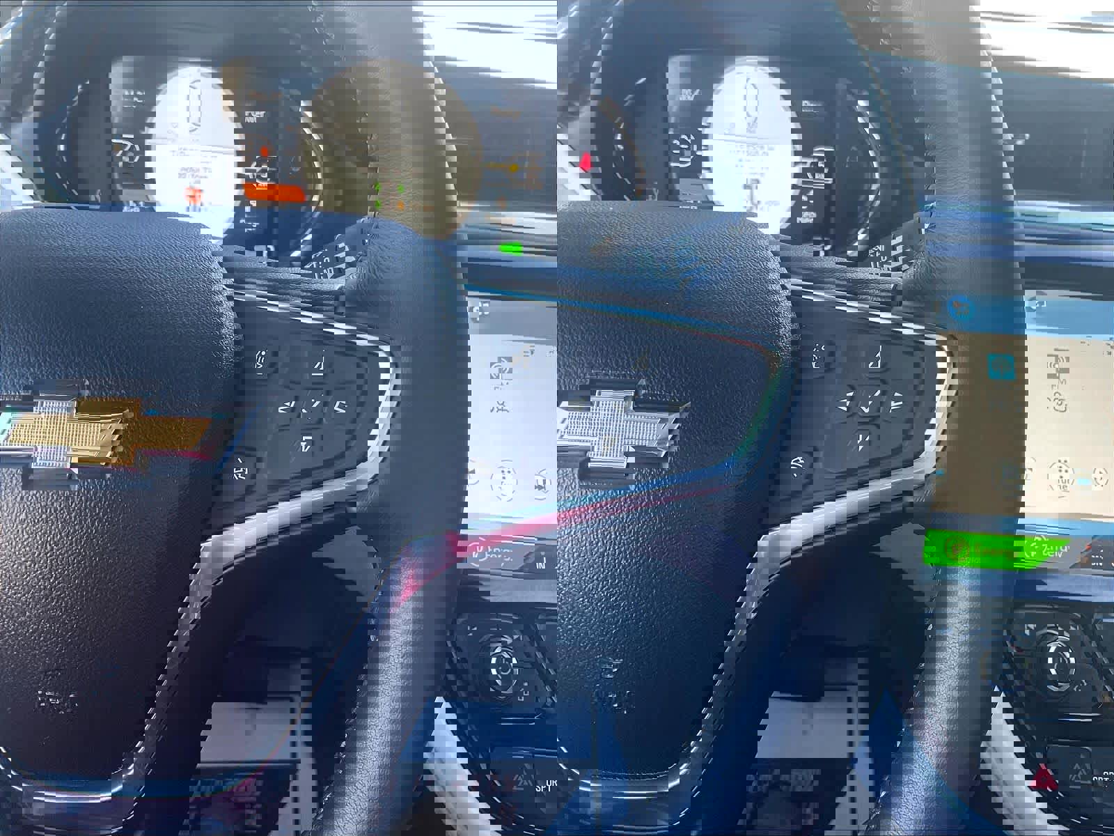 Used 2019 Chevrolet Bolt Premier w/ Infotainment Package image 9