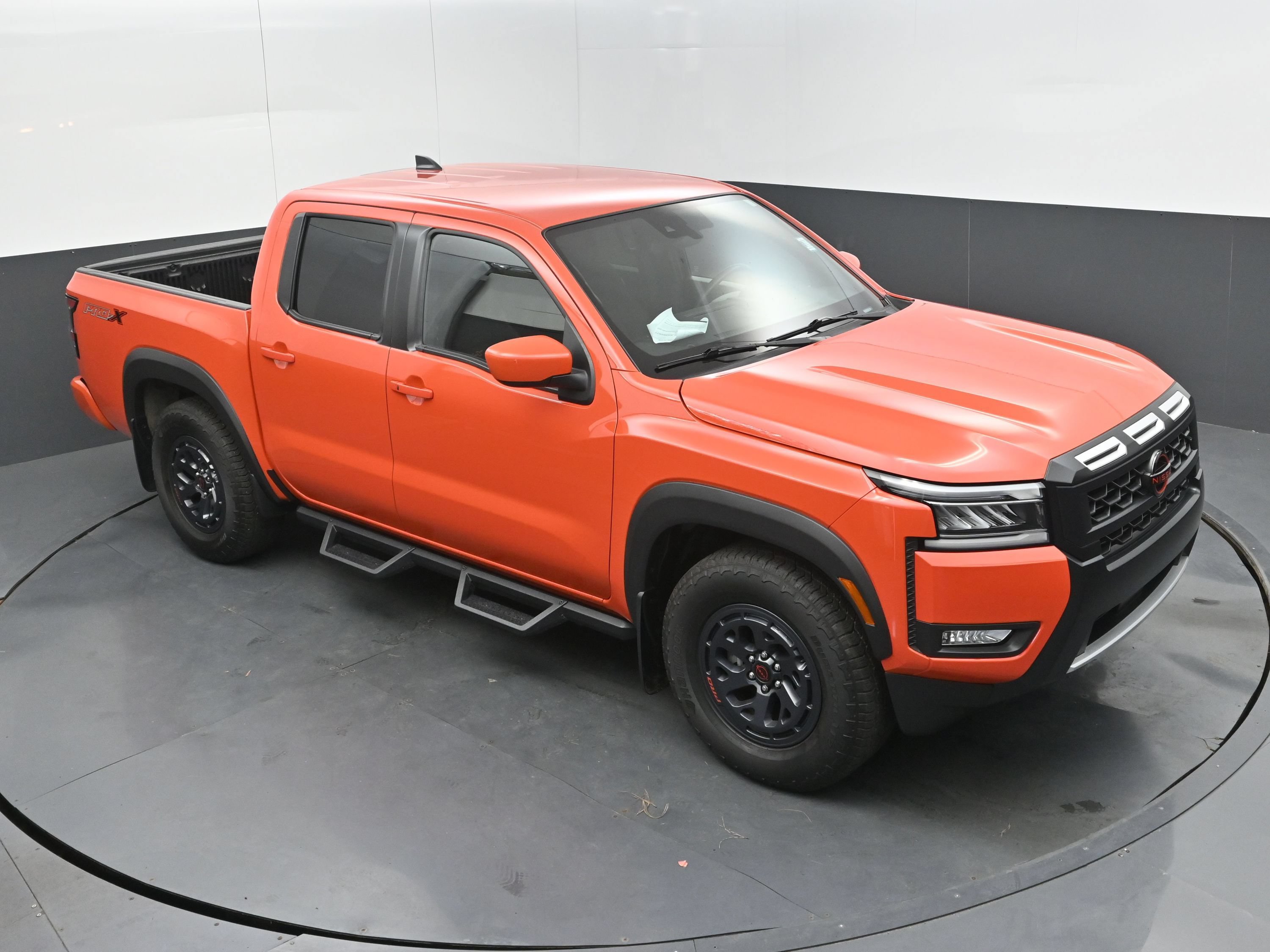 Used 2025 Nissan Frontier Pro-X RWD image 30