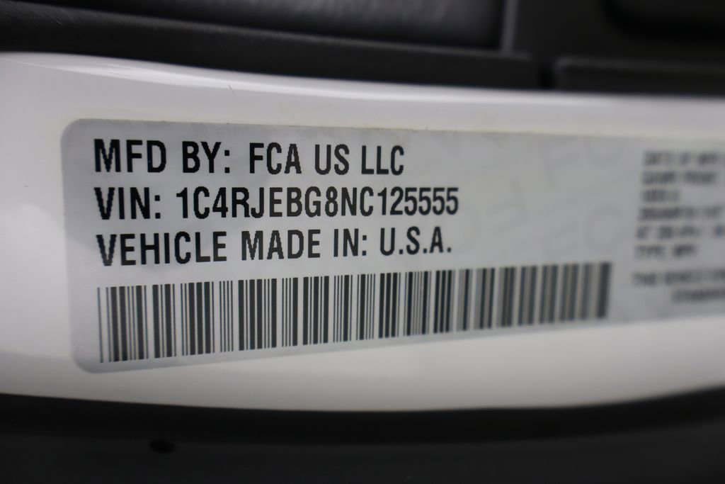 Used 2022 Jeep Grand Cherokee Limited image 39