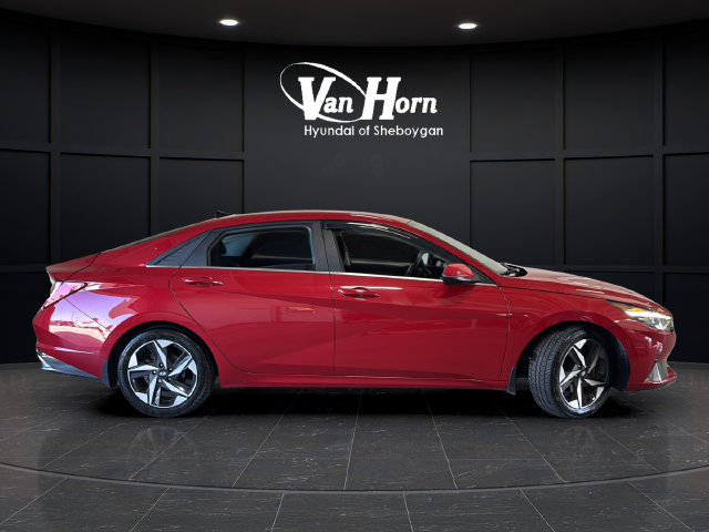 Used 2022 Hyundai Elantra SEL w/ Convenience + Premium Package FWD image 8