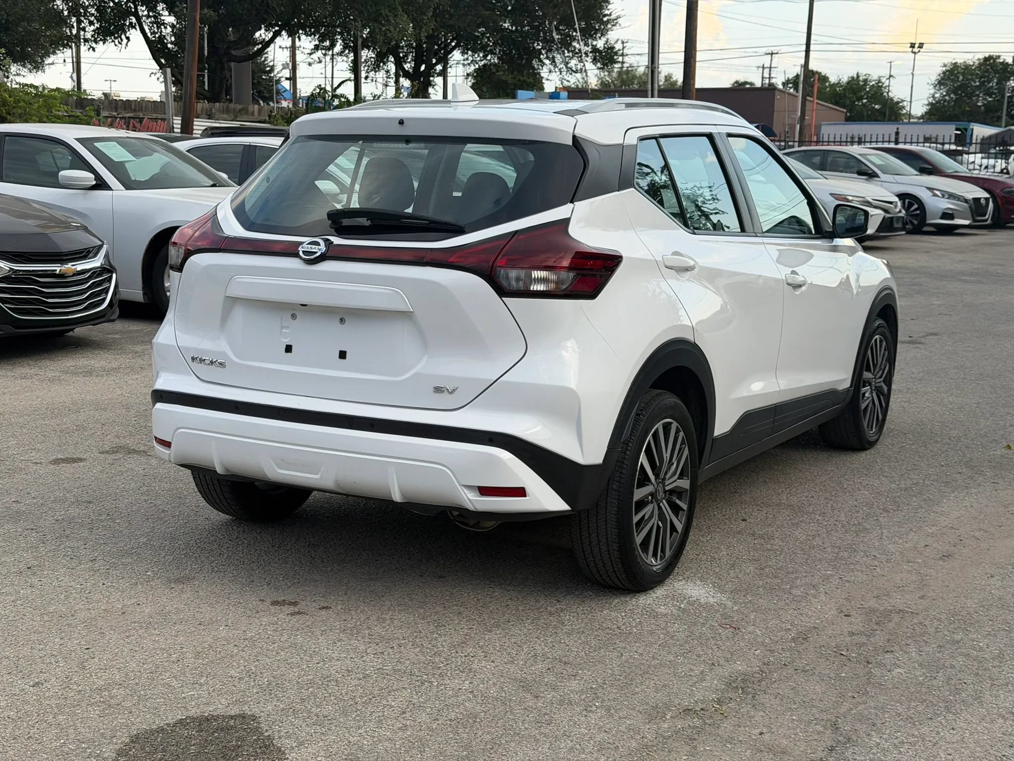 Used 2021 Nissan Kicks SV FWD image 10