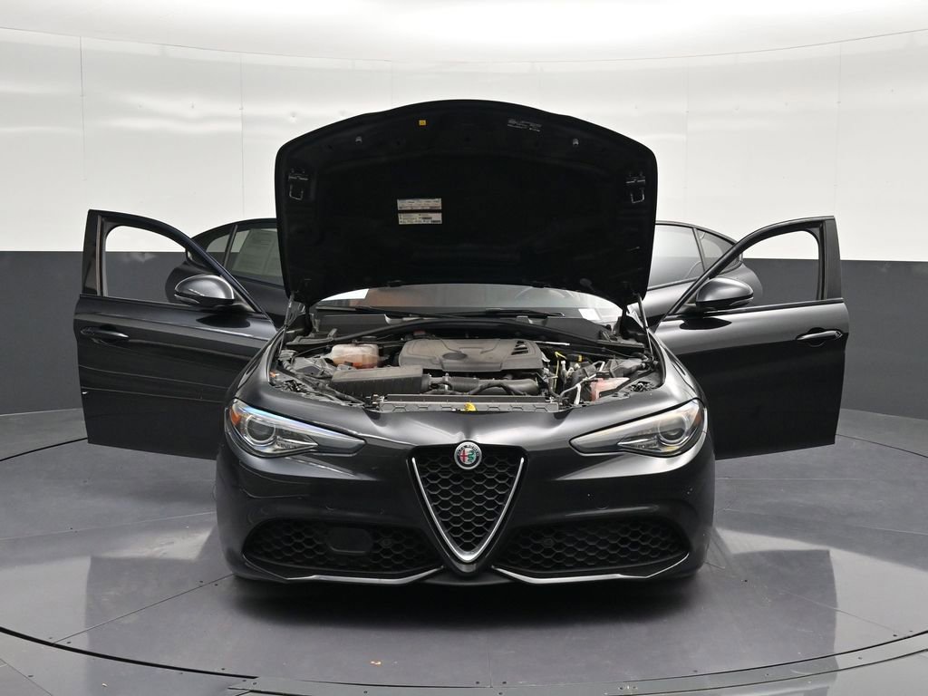Used 2023 Alfa Romeo Giulia Ti RWD image 40