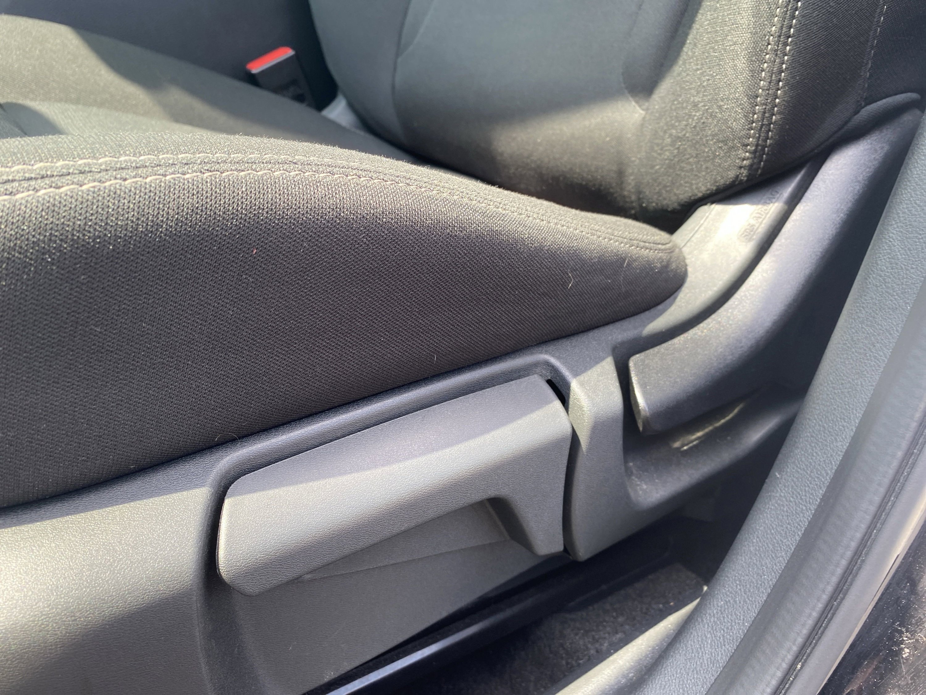 Used 2023 Nissan Rogue S image 15