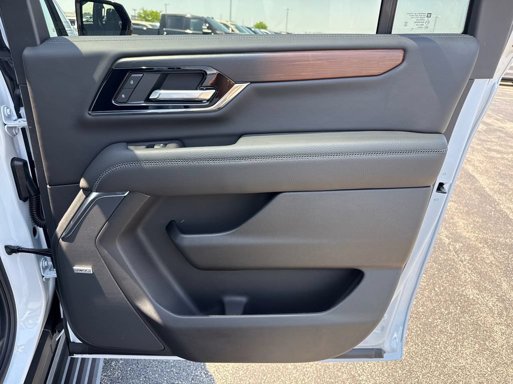 New 2026 GMC Yukon XL Denali w/ Denali Reserve Package AWD/4WD image 36
