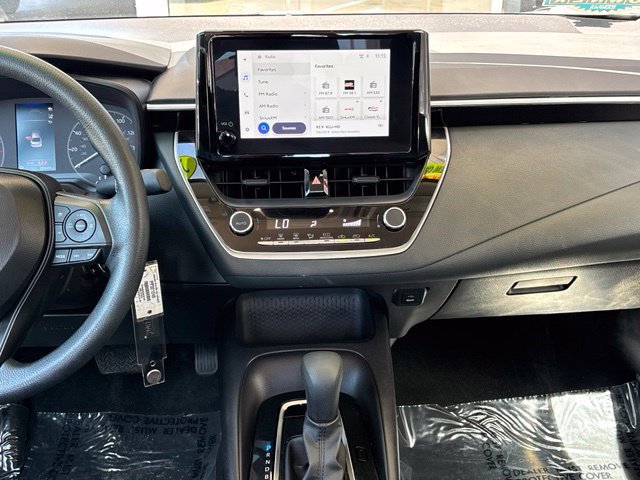 Used 2025 Toyota Corolla LE FWD image 19