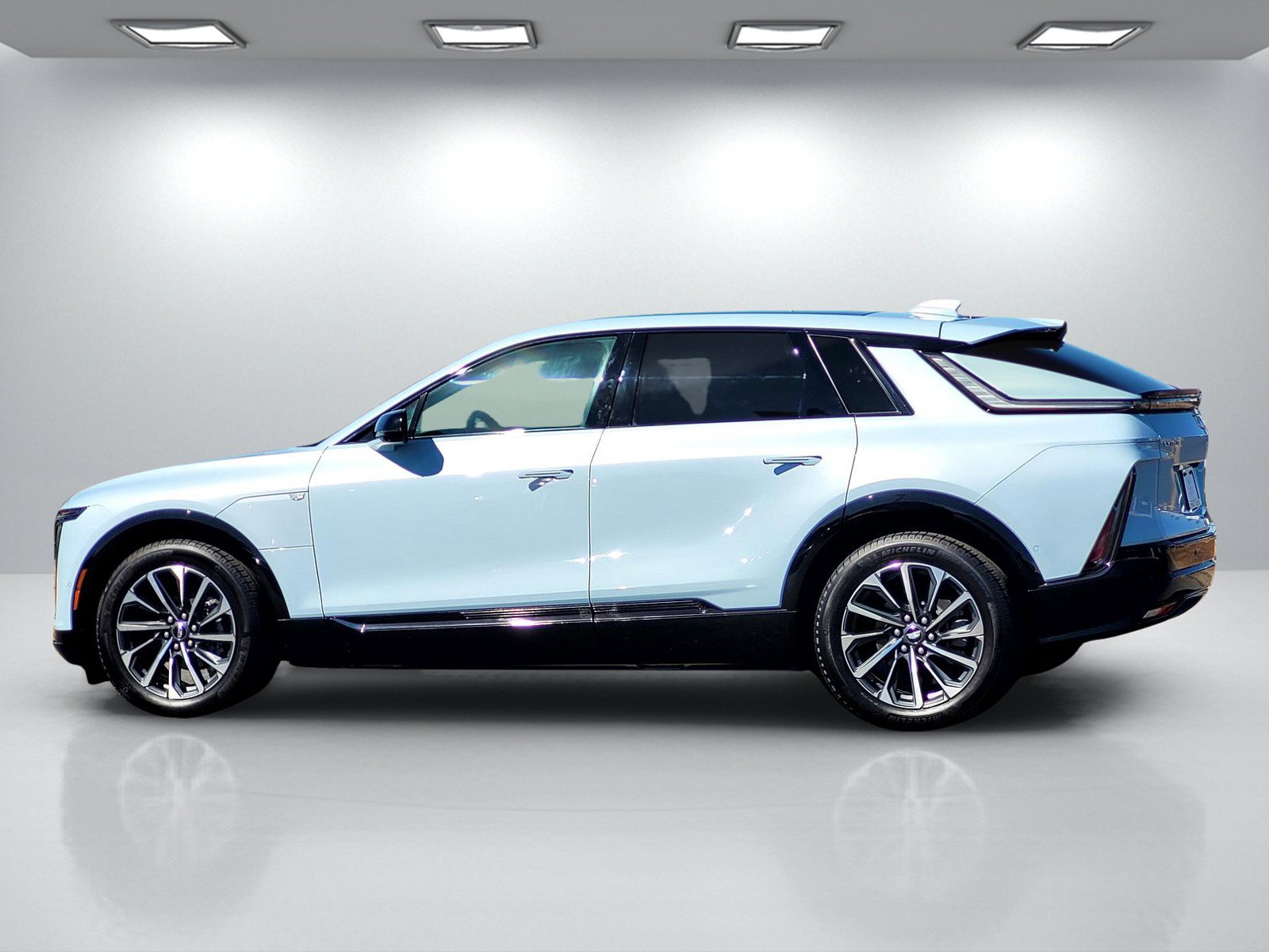 Certified 2025 Cadillac Lyriq Sport AWD/4WD image 7