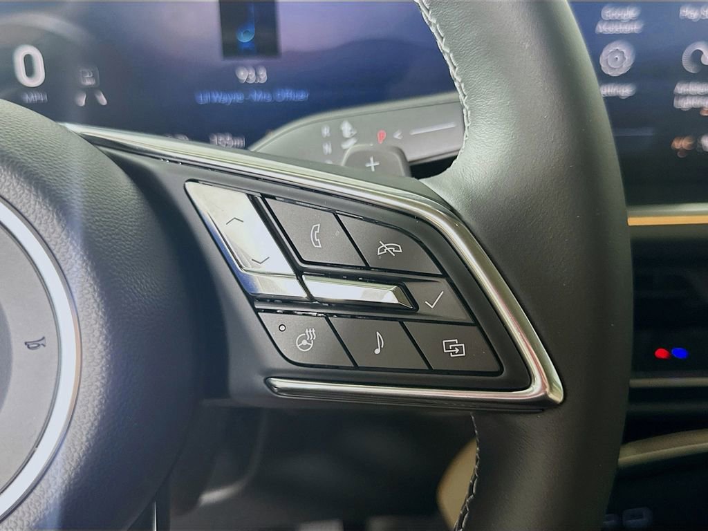 Used 2025 Buick Envision Preferred AWD/4WD image 24