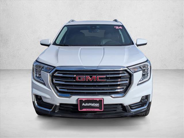 Used 2024 GMC Terrain SLT image 2