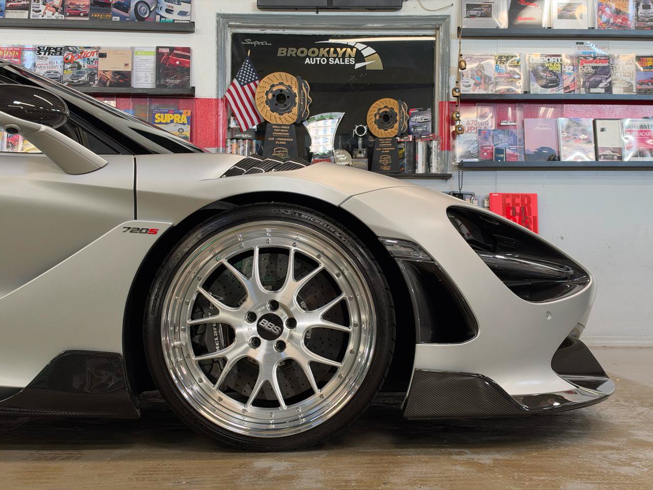 Used 2020 McLaren 720S Performance RWD image 16