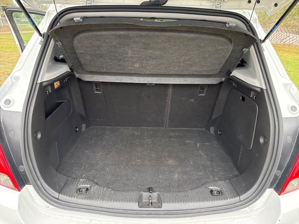 Used 2021 Chevrolet Trax LT w/ Sport Edition image 28