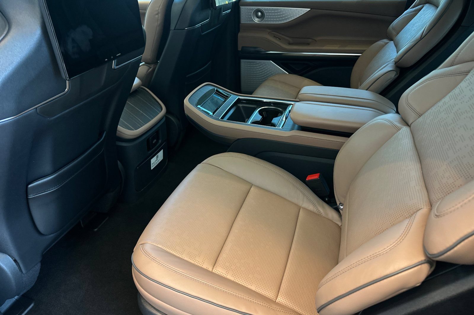 New 2026 Lincoln Navigator L Black Label AWD/4WD image 11