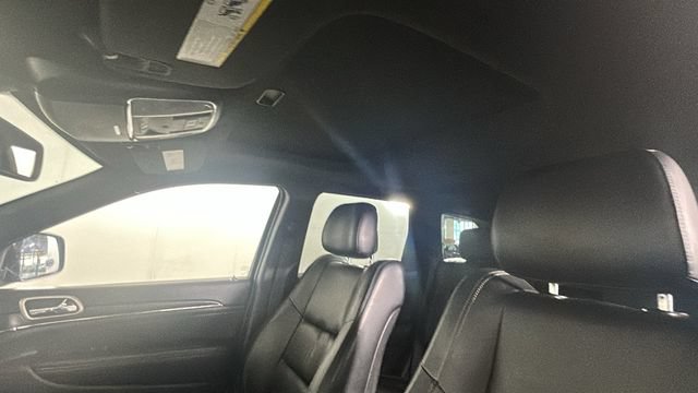 Used 2015 Jeep Grand Cherokee Limited w/ Trailer Tow Group IV AWD/4WD image 11