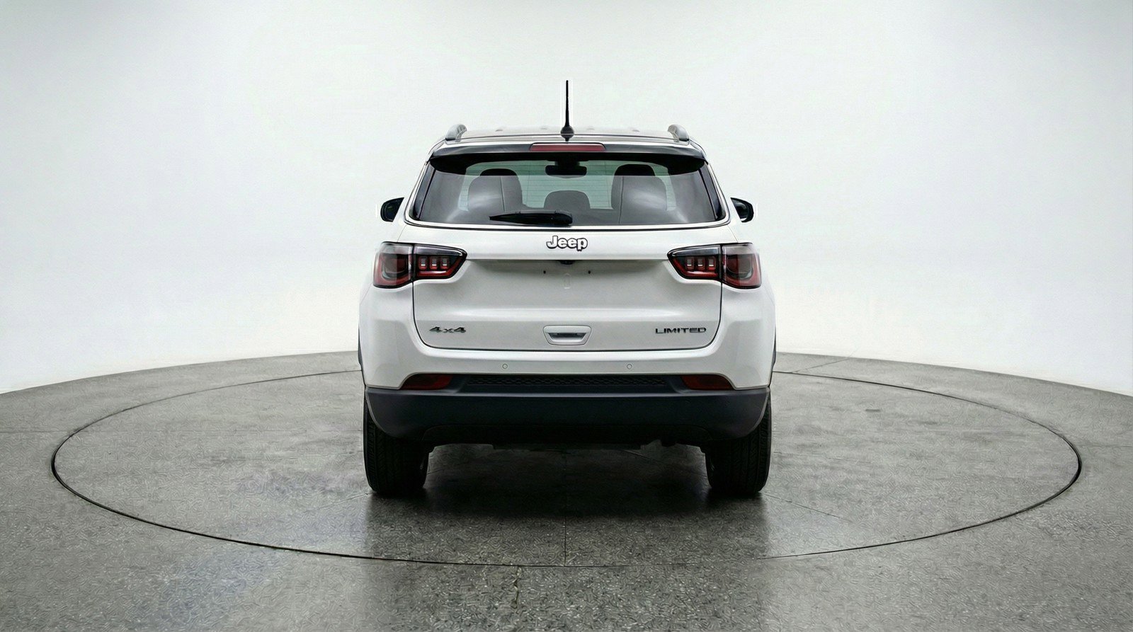 Used 2025 Jeep Compass Trailhawk image 7