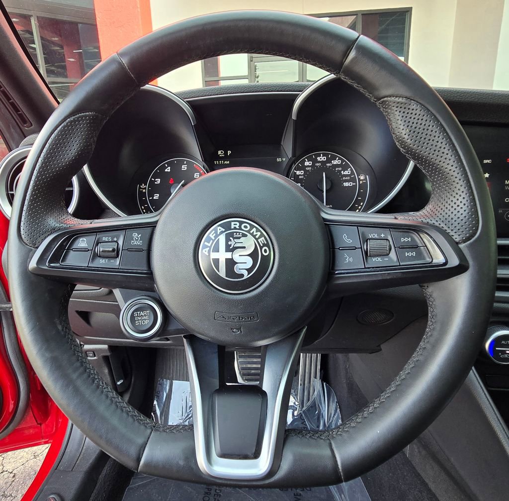 Used 2022 Alfa Romeo Giulia Ti image 28