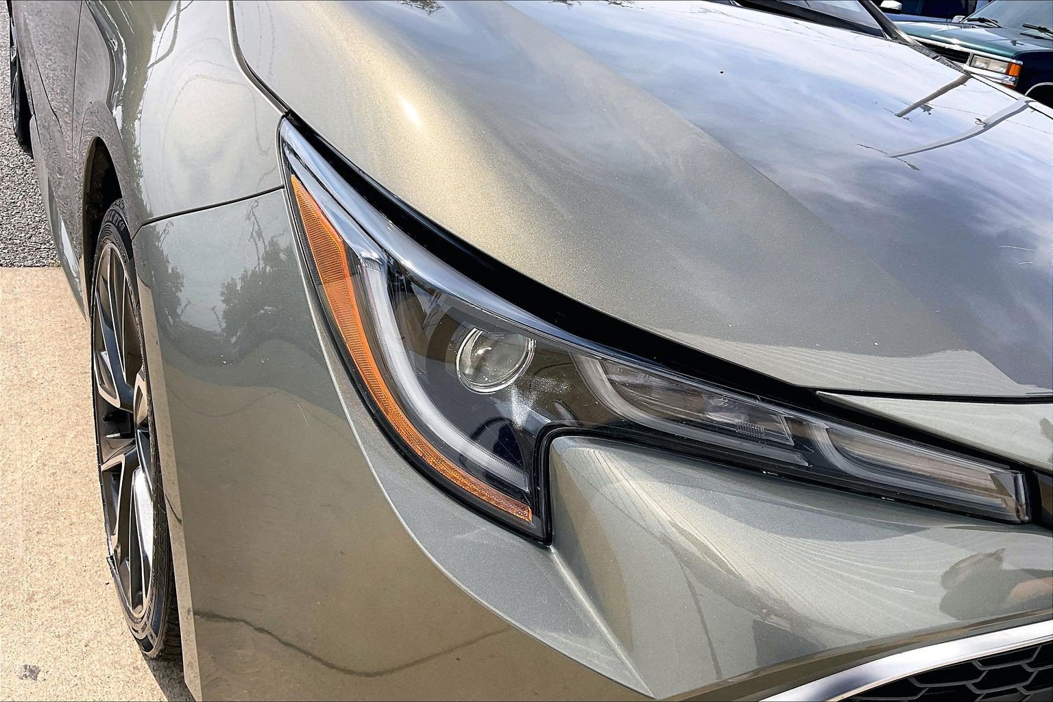 Used 2019 Toyota Corolla XSE FWD image 32