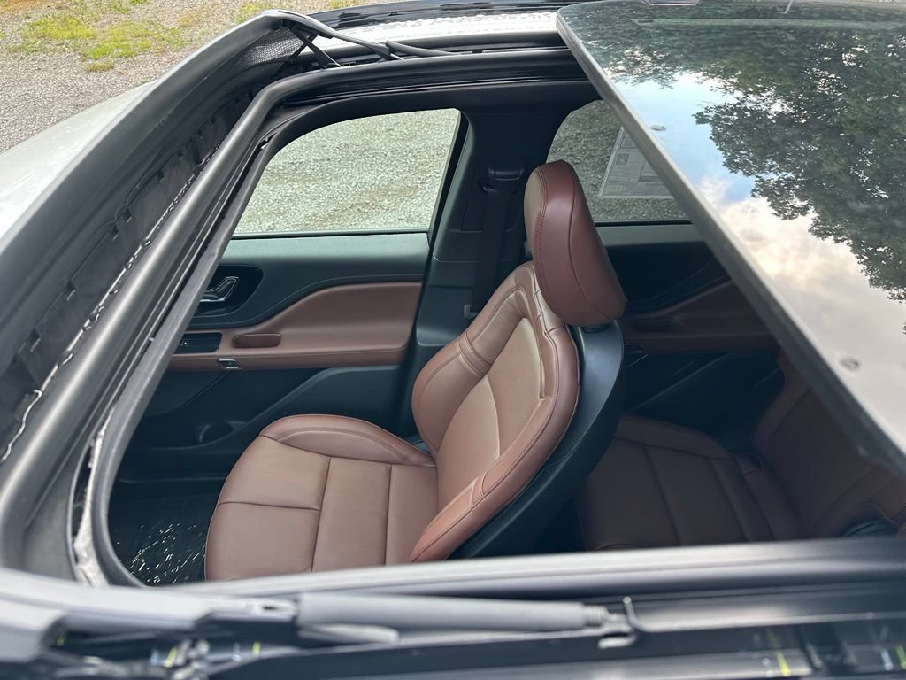 New 2026 Lincoln Aviator Reserve w/ Jet Appearance Package AWD/4WD image 6