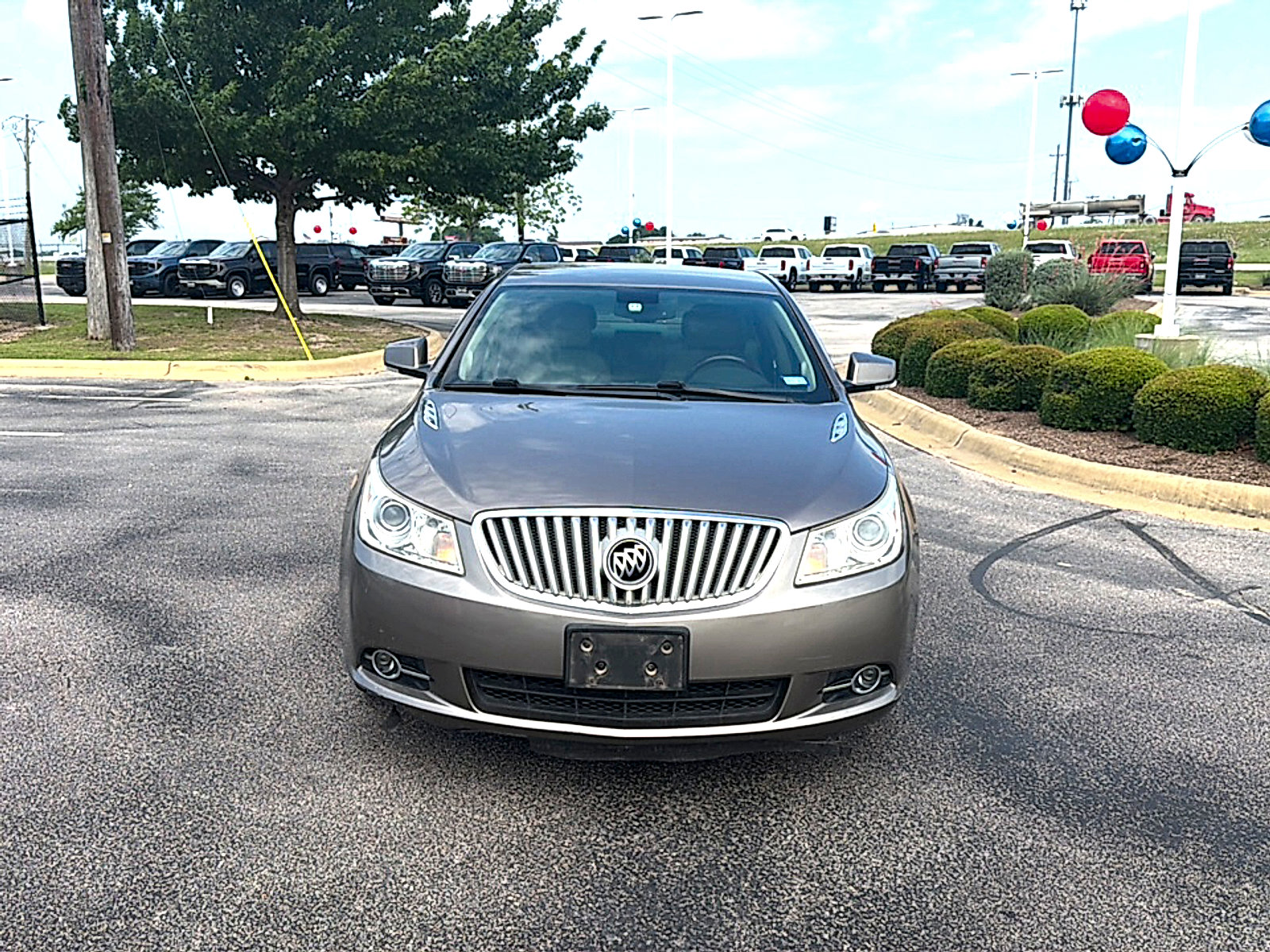 Used 2011 Buick LaCrosse CXL w/ Driver Confidence Package FWD image 3