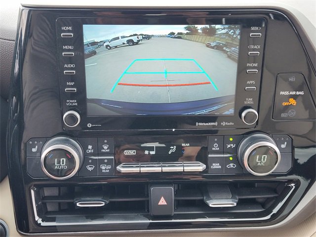 Used 2021 Toyota Highlander XLE FWD image 6