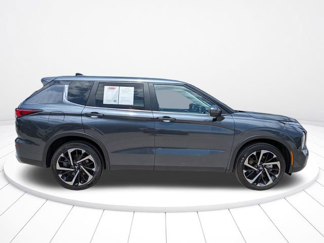 Used 2024 Mitsubishi Outlander SE FWD image 3