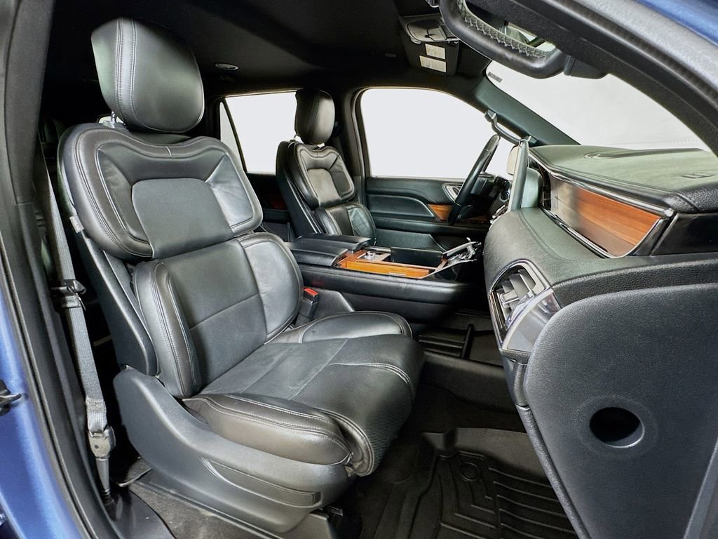 Used 2018 Lincoln Navigator Premiere RWD image 28