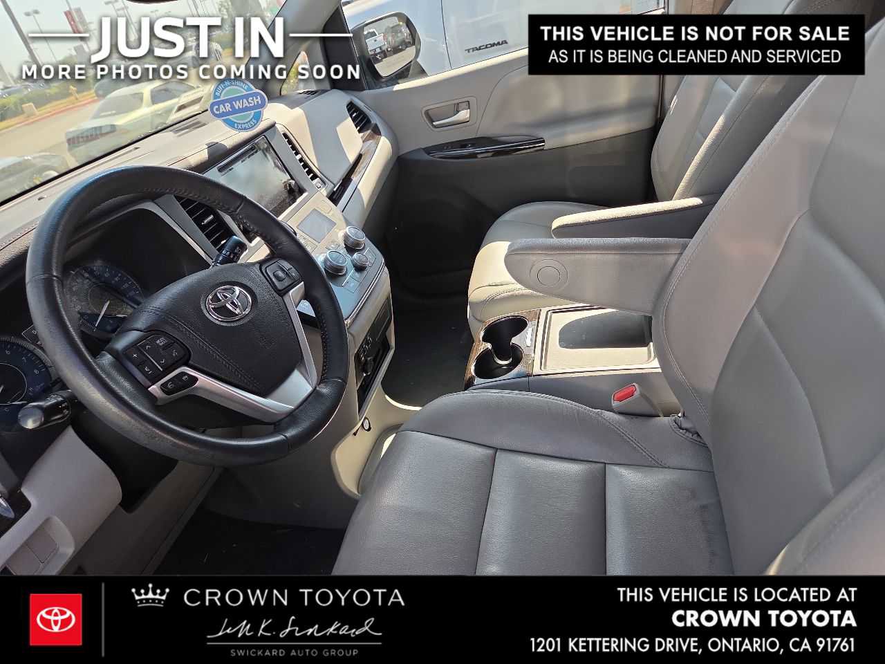 Used 2017 Toyota Sienna XLE Premium FWD image 4