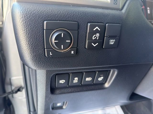 Used 2021 Lexus GX 460 Premium w/ Premium Package AWD/4WD image 28