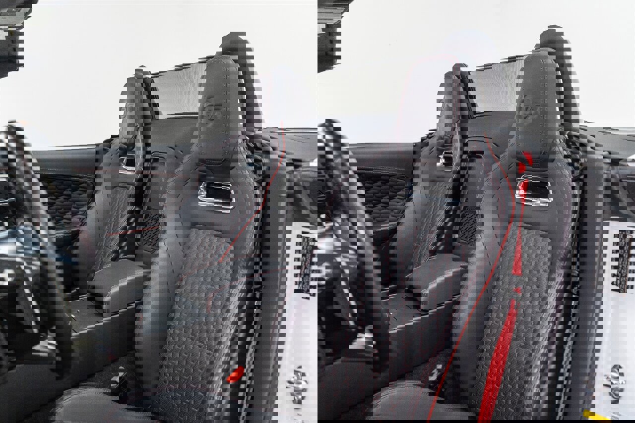 Used 2020 Jaguar F-TYPE SVR image 26