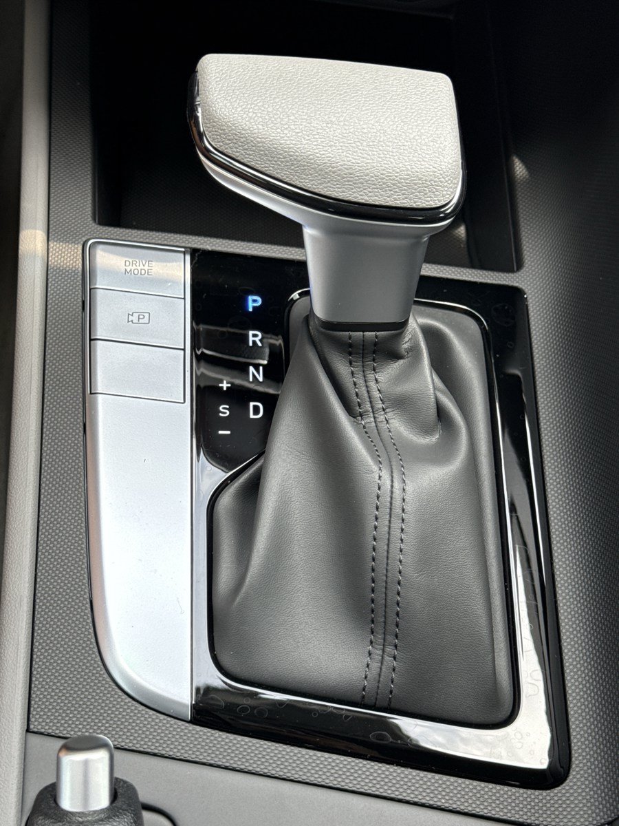 New 2026 Hyundai Elantra SE FWD image 25