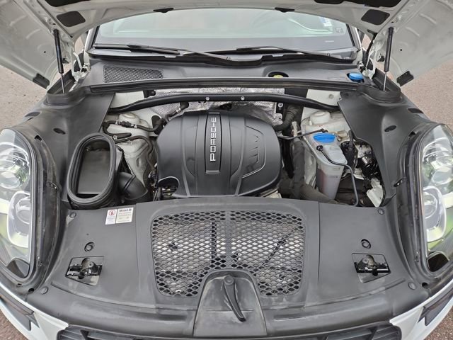 Used 2017 Porsche Macan image 37