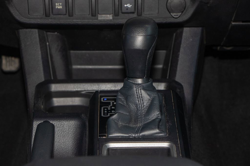 Used 2021 Toyota Tacoma SR w/ SR Convenience Package image 24