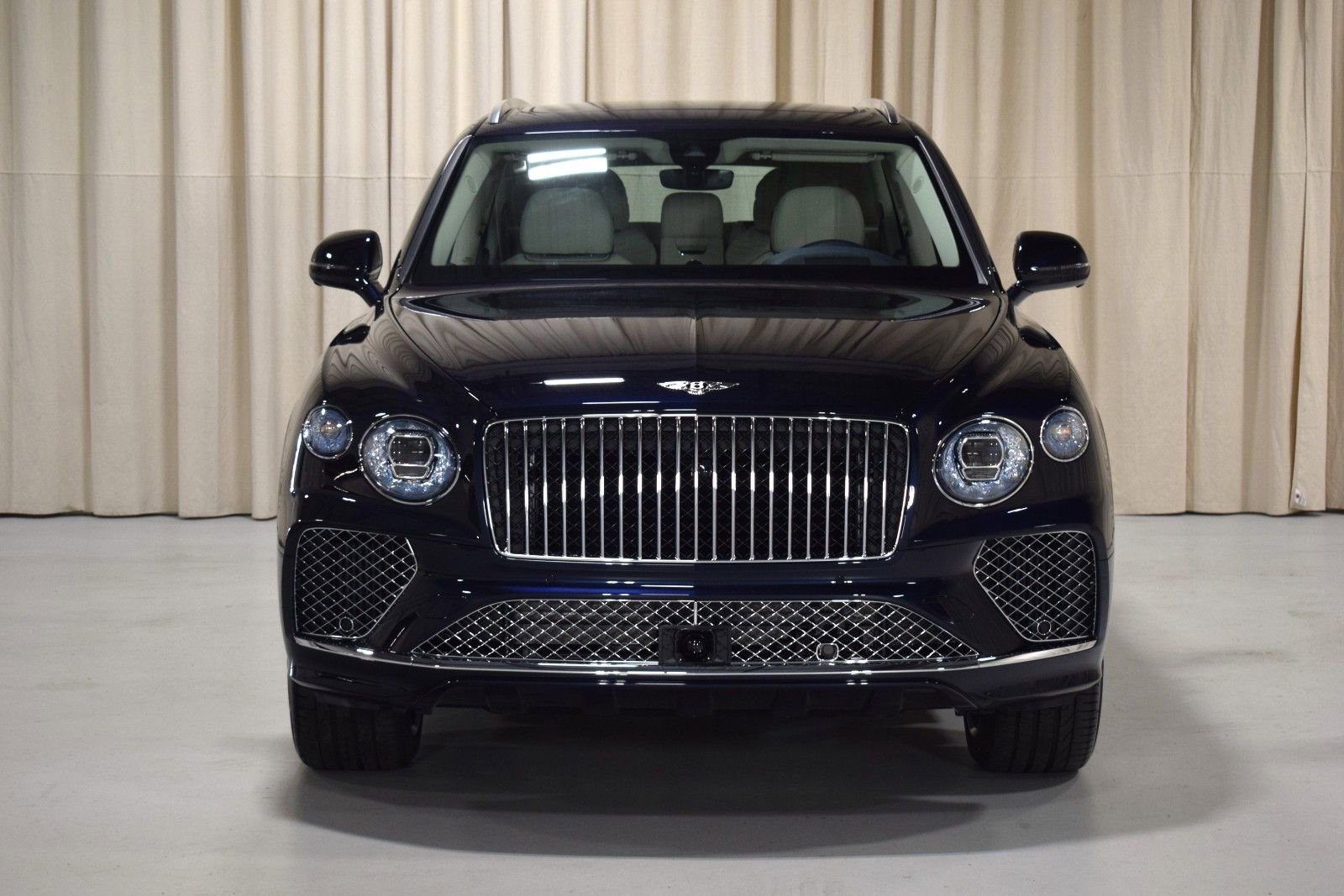 New 2025 Bentley Bentayga AWD/4WD image 11