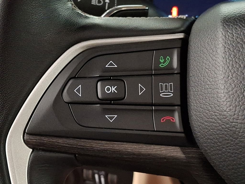 Used 2022 Jeep Grand Cherokee L Limited image 17