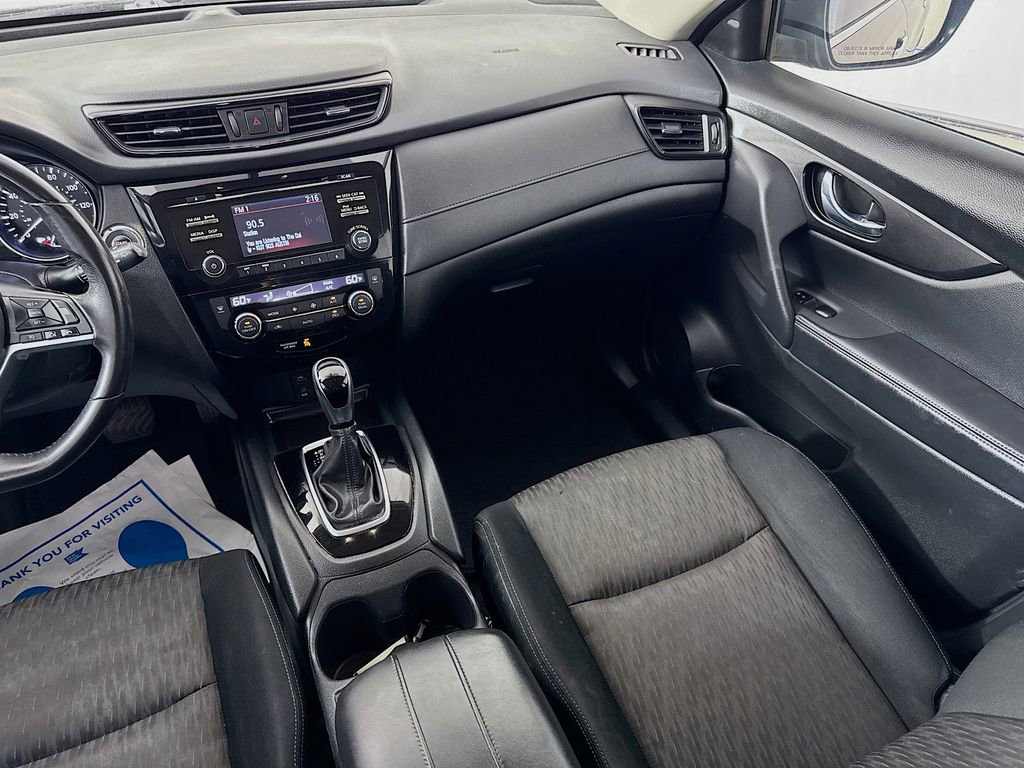 Used 2017 Nissan Rogue SV FWD image 28