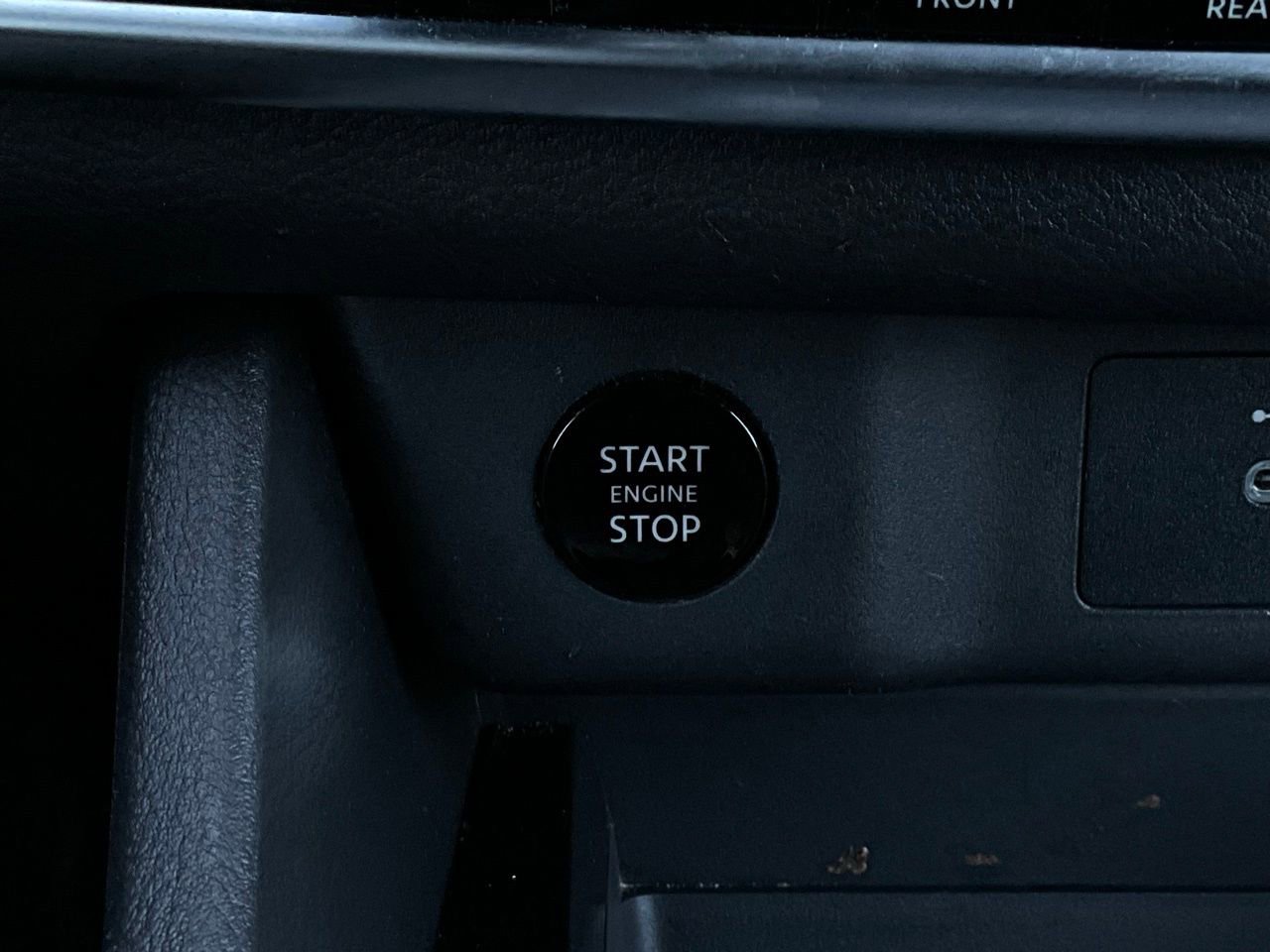 Used 2025 Nissan Rogue SV image 26