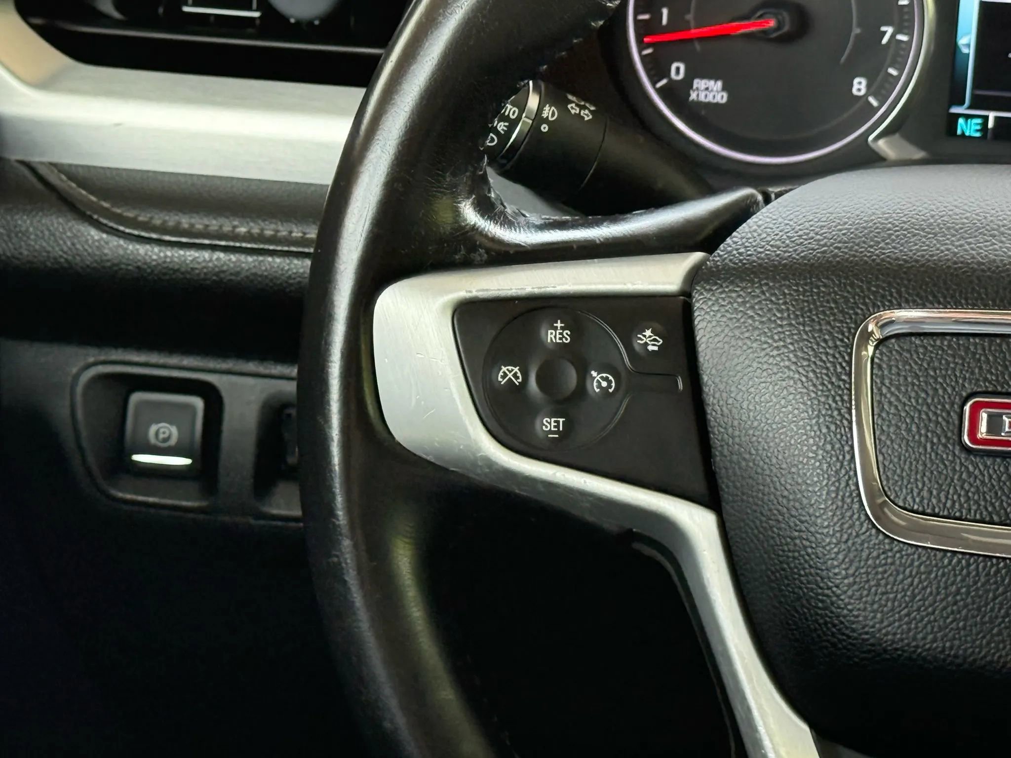 Used 2019 GMC Acadia SLT w/ LPO, Floor Liner Package image 87