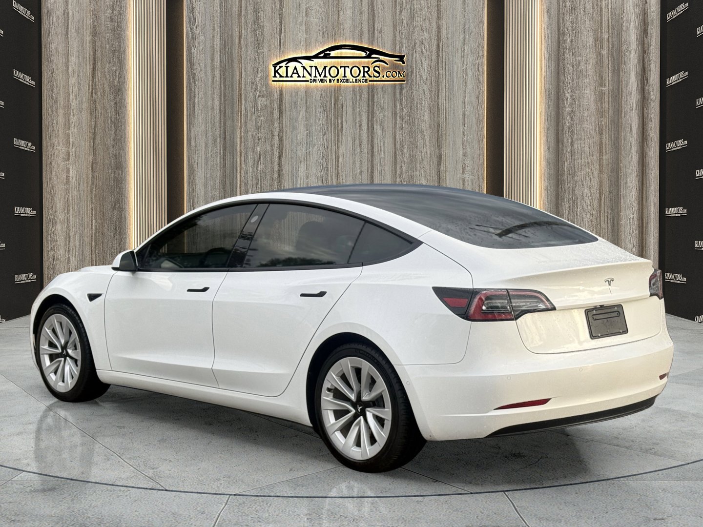 Used 2021 Tesla Model 3 Standard Range Plus image 11
