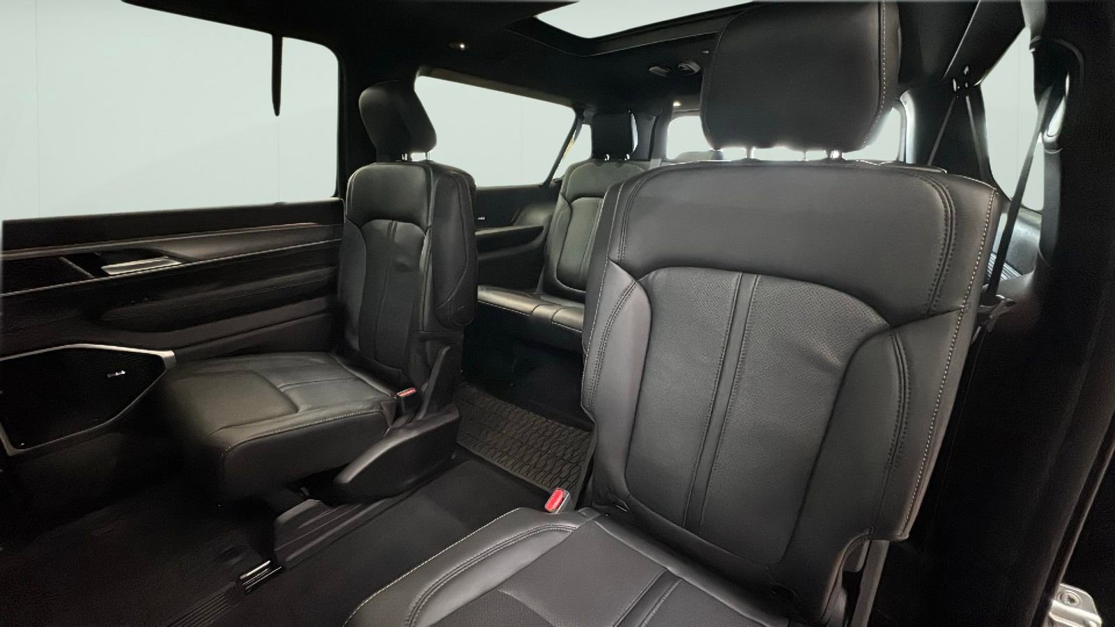 New 2026 Jeep Grand Wagoneer L Limited image 24