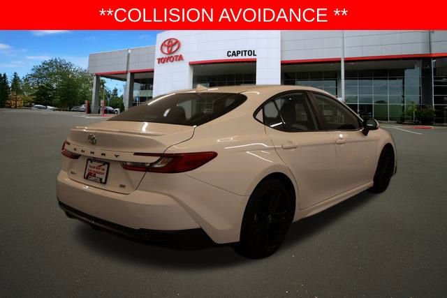 Used 2025 Toyota Camry SE image 4