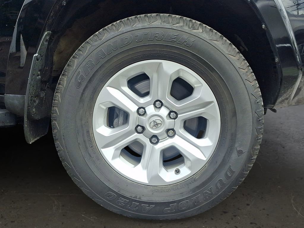 Used 2024 Toyota 4Runner SR5 Premium w/ Moonroof Package image 9